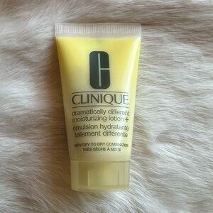5/$25 Clinique Dramatically Different Moisturizing lotion 30ml